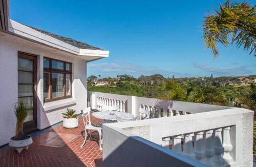 Port Elizabeth Central Bed & Breakfast | 50 m² Bed and breakfast ∙ 2 guests