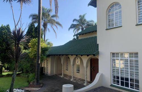 Greater Johannesburg Metropolitan Area Apartment | 50 m² Apartment ∙ 3 bedrooms ∙ 6 guests