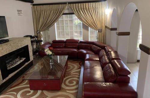 Greater Johannesburg Metropolitan Area Apartment | 50 m² Apartment ∙ 3 bedrooms ∙ 6 guests
