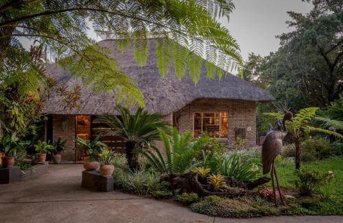 Thorny Bush Game Reserve Cabin | 50 m² Lodge ∙ 4 guests