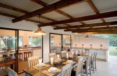 Thorny Bush Game Reserve Cabin | 50 m² Lodge ∙ 4 guests