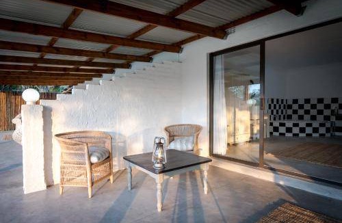 Thorny Bush Game Reserve Cabin | 50 m² Lodge ∙ 4 guests