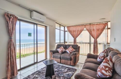 Amanzimtoti Apartment | 504 Amazibu Holiday Flat- Paradise on the Beach