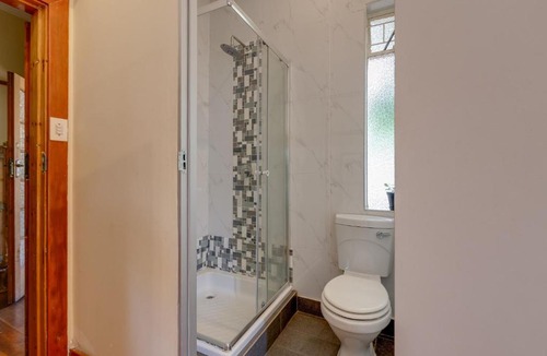 Greater Johannesburg Metropolitan Area Apartment | 51 on York Unit 1 with PRIVATE Bathroom