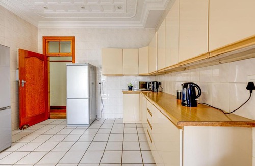 Greater Johannesburg Metropolitan Area Apartment | 51 on York Unit 11 with PRIVATE Bathroom