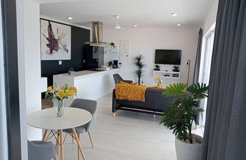 Selection Beach Apartment | 511 Umdloti Resort -sea & breakers view to die for