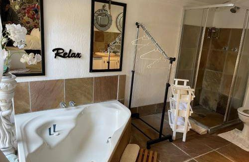 Klerksdorp Bed & Breakfast | 52 m² Bed and breakfast ∙ 4 guests