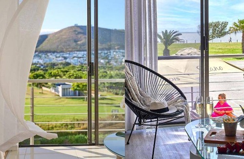 Mouille Point Hotel | 52 m² Hotel ∙ 127 guests