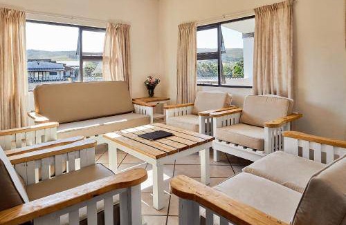 Mgxotyeni Hotel | 521 m² Hotel ∙ 4 bedrooms ∙ 127 guests