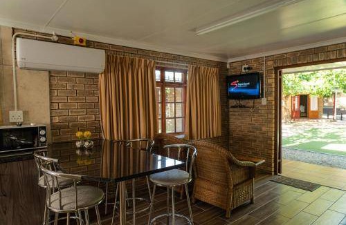 Cape Winelands Ski Chalet | 55 m² Chalet ∙ 2 bedrooms ∙ 7 guests