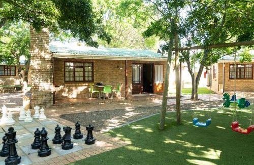 Cape Winelands Ski Chalet | 55 m² Chalet ∙ 2 bedrooms ∙ 7 guests