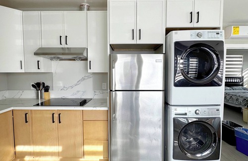 Emeryville Apartment | 5706- Cute 2B1B Private Unit near FWY 580/24 & UCB