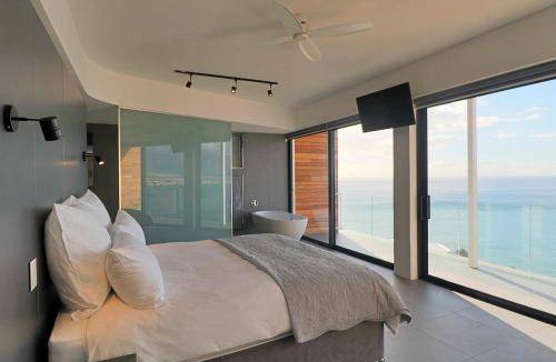 Mountainside House | 574 m² House ∙ 6 bedrooms ∙ 12 guests