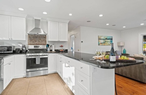 Kenwood House | 5BR Retreat | Pool, Spa, Outdoor Kitchen | Kenwood | Sleeps 10 | Near Wineries