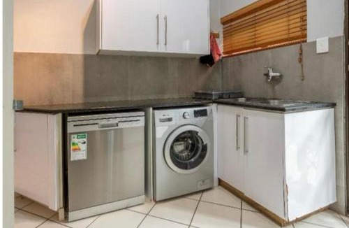 Sheffield Beach House | 6 Bedroom home with pool and entertainment area