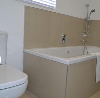 Klerksdorp House | 6 Kiaat Suites