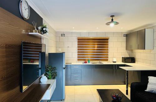 Bezuidenhout Valley Apartment | 6 the Curve Unit 12