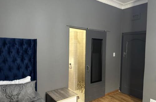 Bezuidenhout Valley Apartment | 6 the Curve unit 25