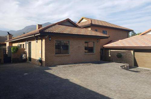 George Apartment | 60 m² Apartment ∙ 2 bedrooms ∙ 4 guests