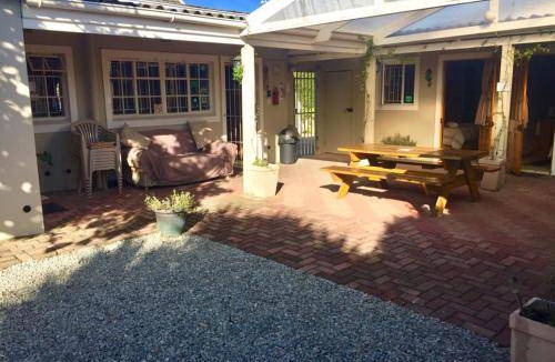 Knysna Central Bed & Breakfast | 60 m² Bed and breakfast ∙ 3 bedrooms ∙ 19 guests