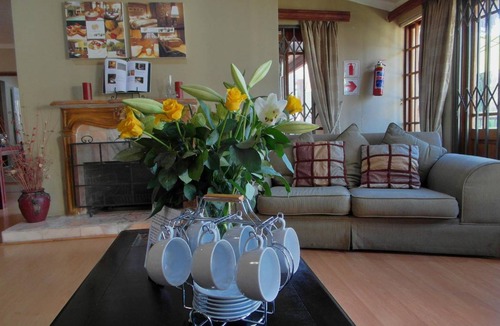 Greater Johannesburg Metropolitan Area Bed & Breakfast | 60 m² Bed and breakfast ∙ 2 bedrooms ∙ 10 guests