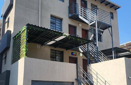 Rosettenville Bed & Breakfast | 60 m² Bed and breakfast ∙ 2 guests