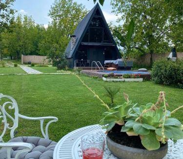 Yanik House | 60 m² House ∙ 2 bedrooms ∙ 6 guests