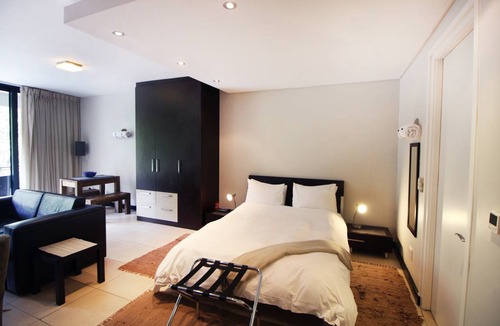 Camps Bay Apartment | 60 m² Studio flat ∙ 1 bedroom ∙ 2 guests