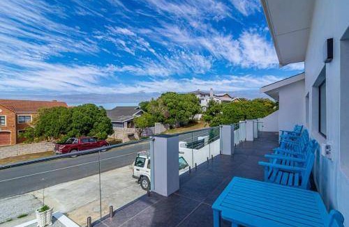 Franskraal House | 600 m² House ∙ 5 bedrooms ∙ 10 guests
