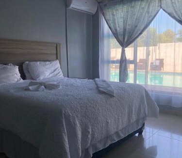 Dwarsloop House | 606 Guesthouse