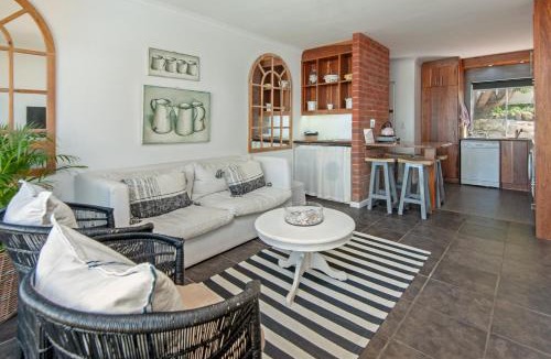 Westcliff Apartment | 63 Whalerock Estate