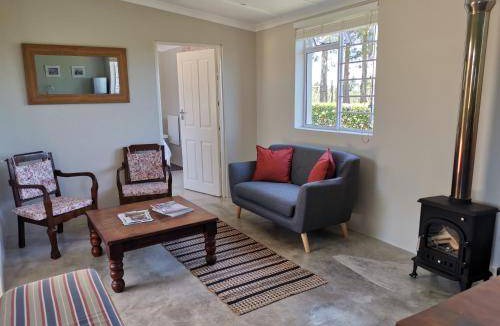 Grabouw House | 65 m² Farmhouse ∙ 2 bedrooms ∙ 4 guests