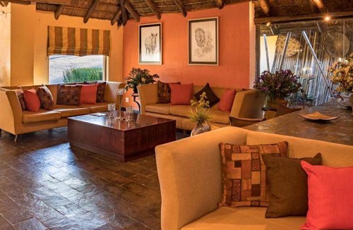 Greater Johannesburg Metropolitan Area Cabin | 65 m² Lodge ∙ 127 guests