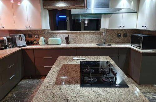 Hartbeespoort Villa | 685 m² Villa ∙ 5 bedrooms ∙ 10 guests