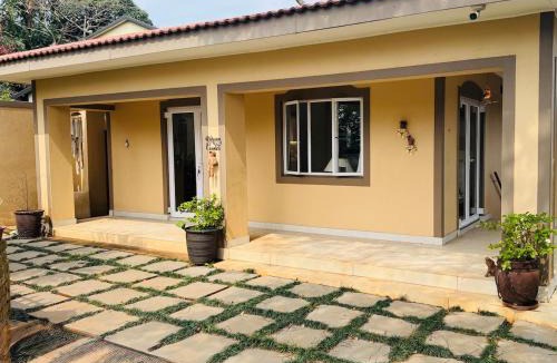 Durban North Apartment | 6A on Redwood Guest House in Durban North