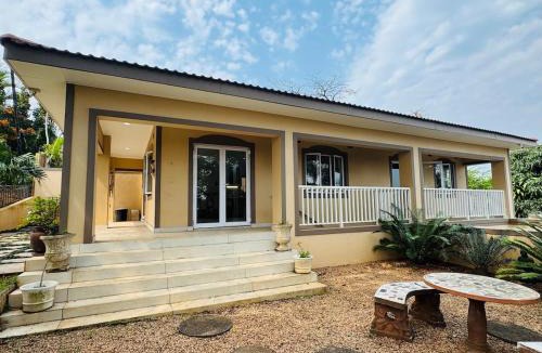 Durban North Apartment | 6A on Redwood Guest House in Durban North