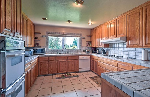 Gilroy House | 7 Mi to Dtwn Gilroy: Spacious Home on 20 Acres!