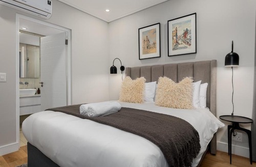 Bantry Bay Apartment | 7 on Bantry Apartments
