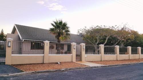Milnerton Apartment | 7 on Disa Self-catering Accommodation