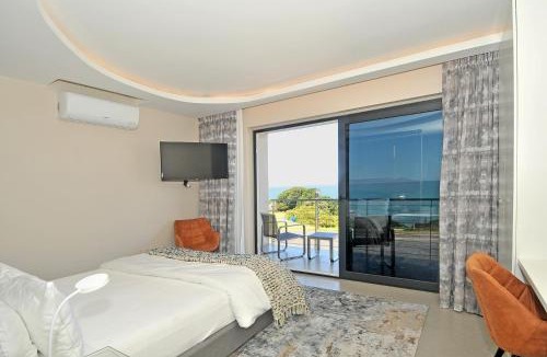 Westcliff House | 7 on Marine