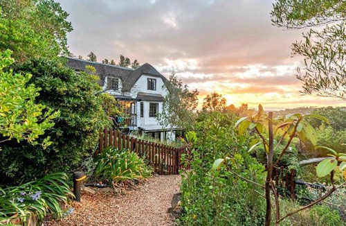 Swellendam Apartment | 70 m² Apartment ∙ 2 bedrooms ∙ 4 guests
