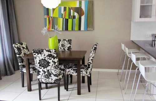 Langenhoven Park House | 70 m² House ∙ 2 bedrooms ∙ 4 guests