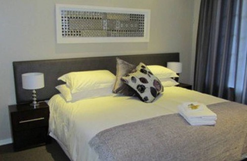 Langenhoven Park House | 70 m² House ∙ 2 bedrooms ∙ 4 guests