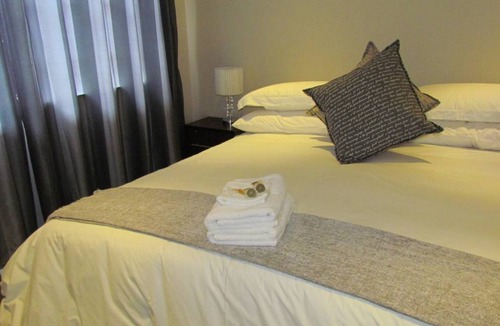 Langenhoven Park House | 70 m² House ∙ 2 bedrooms ∙ 4 guests