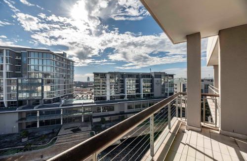 Victoria and Alfred Waterfront Apartment | 706 Canal Quays