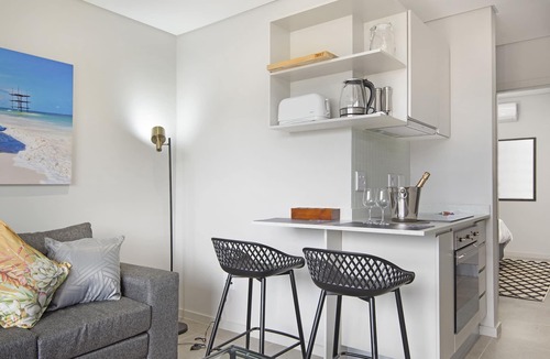 Windermere Apartment | 707@2SIX2 Florida Road