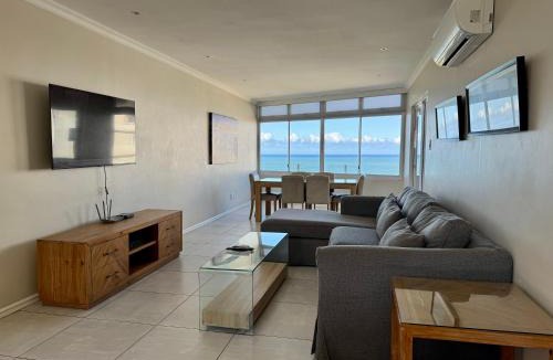 Umhlanga Apartment | 71 Sea Lodge Beachfront Apartment