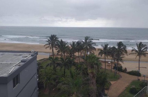 Margate Beach Apartment | 75 m² Apartment ∙ 4 bedrooms ∙ 8 guests