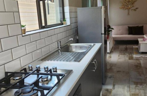 Ekurhuleni Apartment | 75 m² Apartment ∙ 1 bedroom ∙ 2 guests