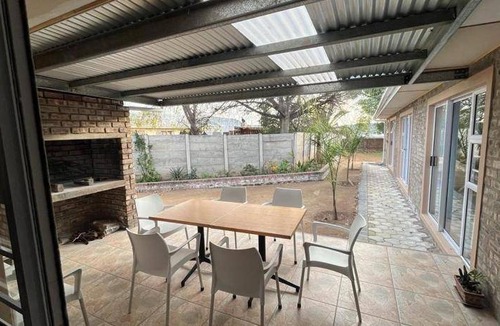 Oudtshoorn Apartment | 75 m² Apartment ∙ 3 bedrooms ∙ 7 guests